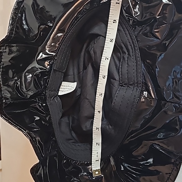NWOT Woman Black patent bucket hat. - Picture 6 of 6